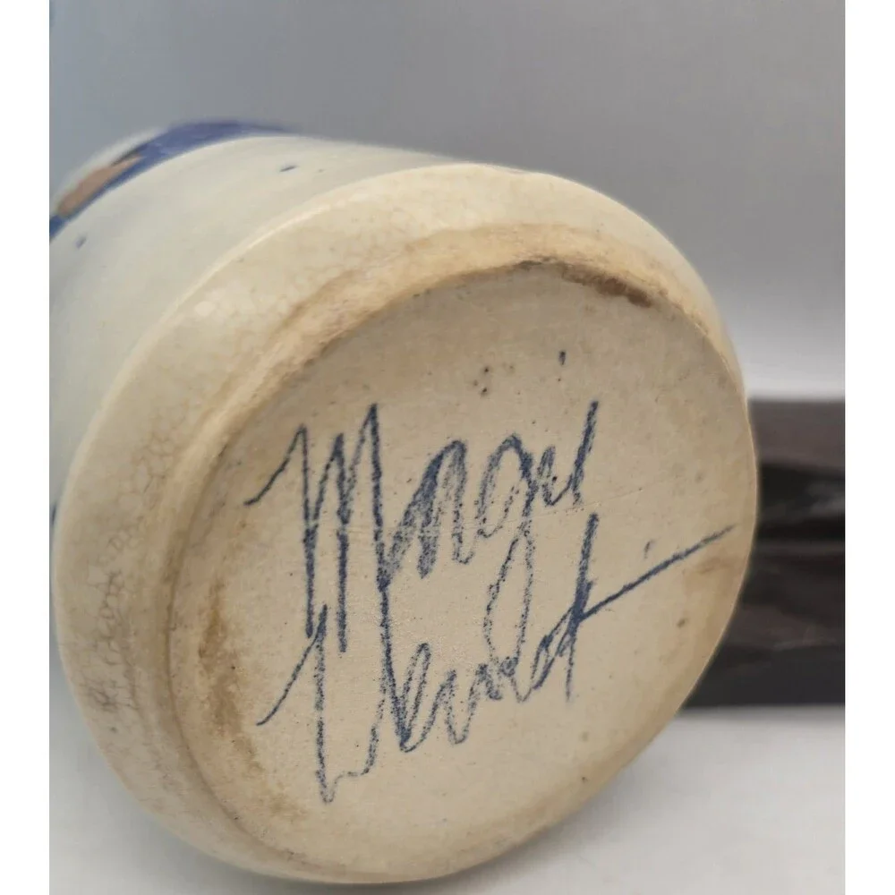 Handmade pottery description